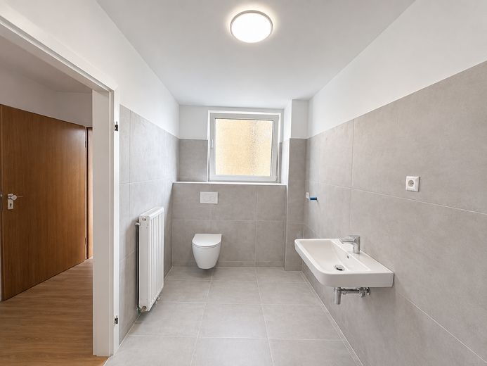 Primera ocupación | Apartamento de 3 habitaciones con balcón en LU-Sur – Badezimmer
