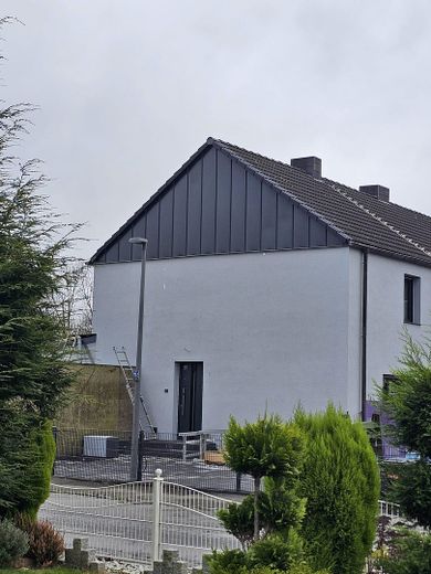 Reihenendhaus mit schönem Garten und Garage in Gelsenkirchen-Schaffrath – Foto 2