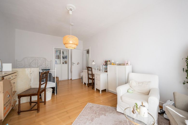 Zonder makelaarscourtage! 3-kamerappartement in een oud gebouw (ca. 102 m²) incl. balkon en garage in de Südweststadt – Kinderzimmer