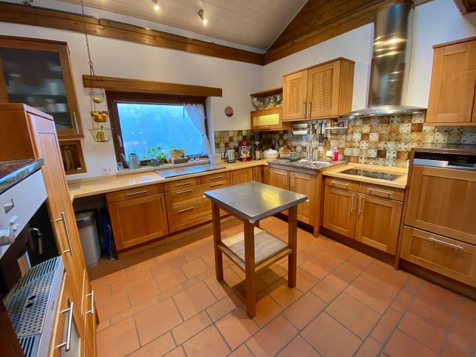 Maison individuelle avec appartement indépendant et vue dégagée *sans commission* – Küche aus massiver Kirsche