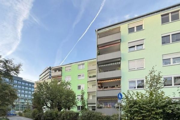 Vermietete 2-Zimmer-Wohnung mit Balkon in im Nürnberger Stadtteil St. Johannis zum Verkauf