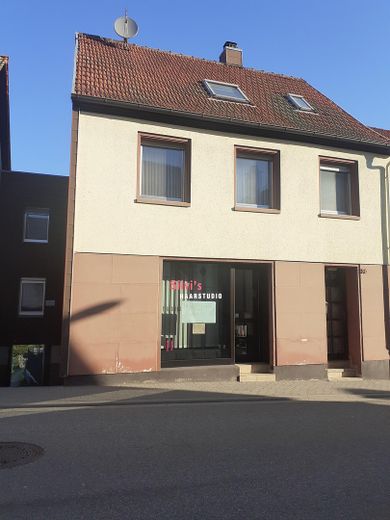 Frontansicht bei Sonnenschein