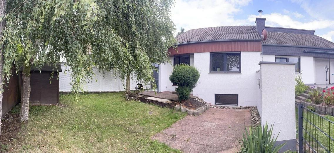 Außenansicht des Hauses Garten