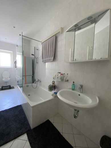 Appartement 1 pièce avec cuisine et salle de bains, pour célibataires ou couples, en face de la zone piétonne, Rheinstr. Wiesbaden – Photo 6