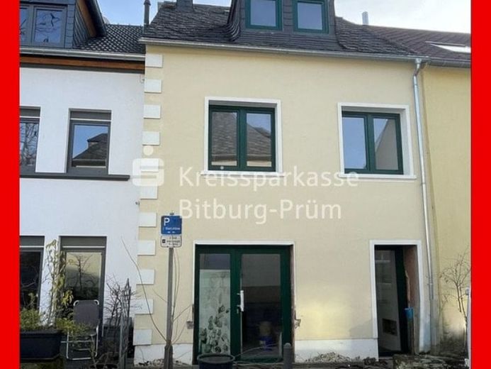 Reihenhaus mit umfangreichen Renovierungen – Foto 1