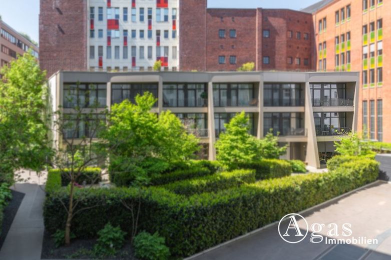 Verde e privato! Townhouse con 5 camere, garage privato e terrazza sul tetto nel cuore di Mitte! – Außenansicht des Hauses