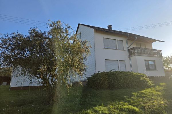 🏡 1.674 m² arsa üzerinde büyük ahırlı müstakil tek aile evi