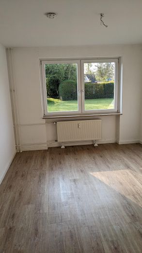 Затишна квартира на 2,5 кімнати з балконом і користуванням садом – Schlafzimmer