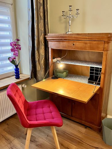 Arbeitsplatz am Fenster