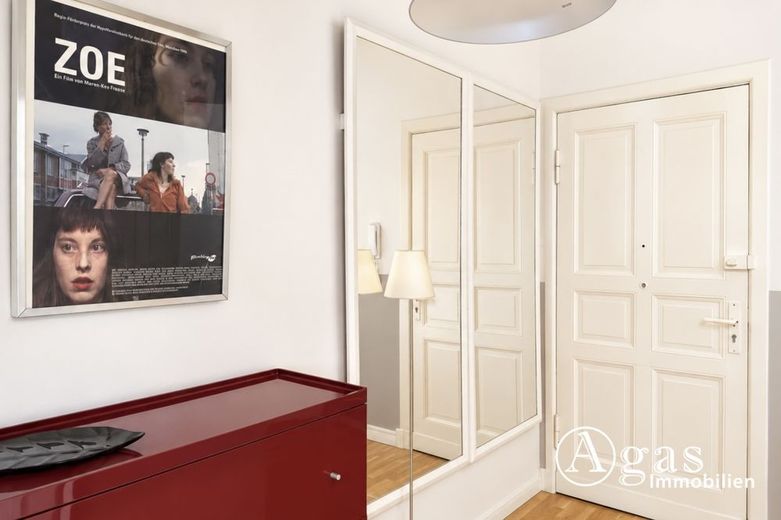 Charmante 2-Zimmer-Wohnung mit Balkon im Herzen von Berlin-Charlottenburg – Eingangsbereich