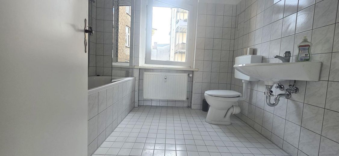 Zwei schöne sanierte 1- Zimmerwohnung im 2 OG / 3OG frei – Foto 4