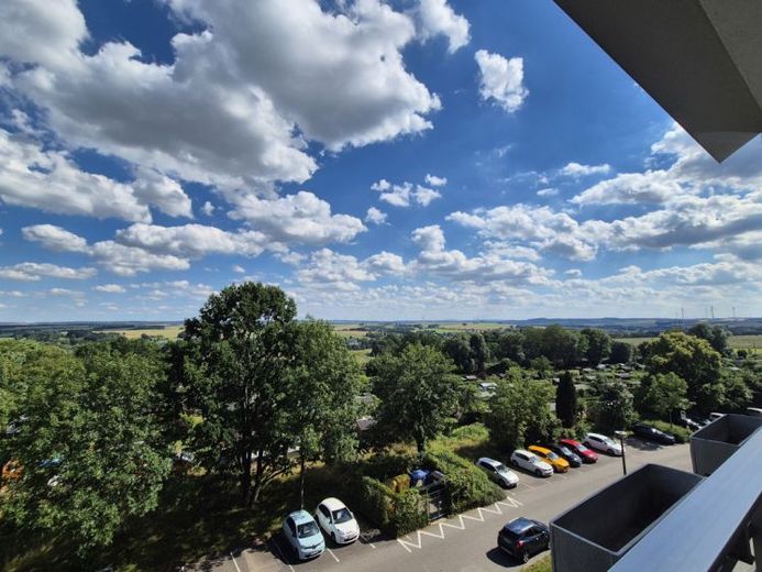 Quiet 3-room apartment with great views! – Foto 1