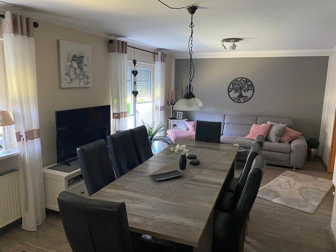 Esszimmer mit Zugang zum BZ