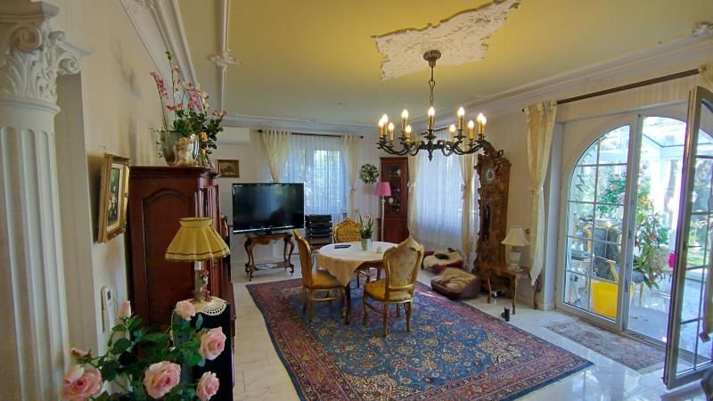 Luxuriöses Wohn-/Geschäftshaus in einer der besten Lagen von Frankenthal (ca. 800m² Fläche) – Wohnzimmer
