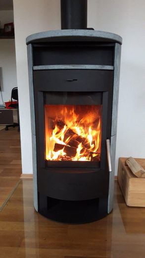 moderner Holzkamin