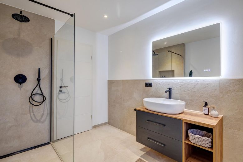 Bad mit Begehbarer Dusche