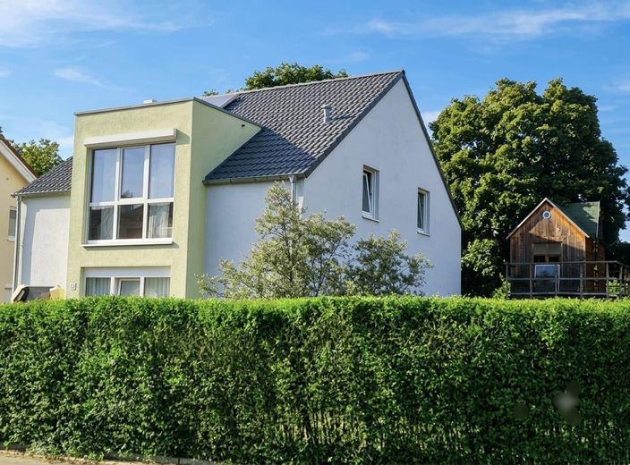 A+ Freistehendes Einfamilienhaus in Ortsrandlage – फोटो 1