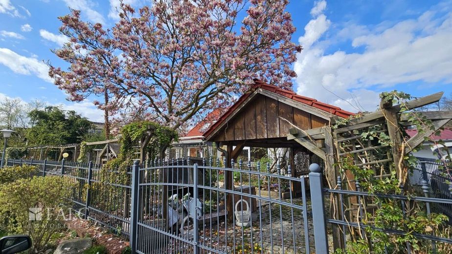 Charmantes Einfamilienhaus in ruhiger Lage ! – Carport Zobelweg 1