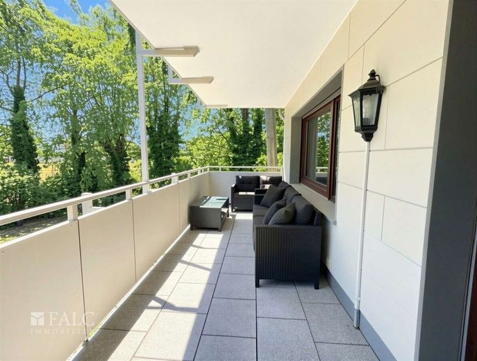 Gut geschnittene 4-Zimmer-Wohnung mit Tiefgaragenstellplatz im Wohnpark – Balkon