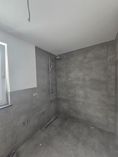 First occupancy townhouse in the new 8-family building according to KFW 40 standard – Bad