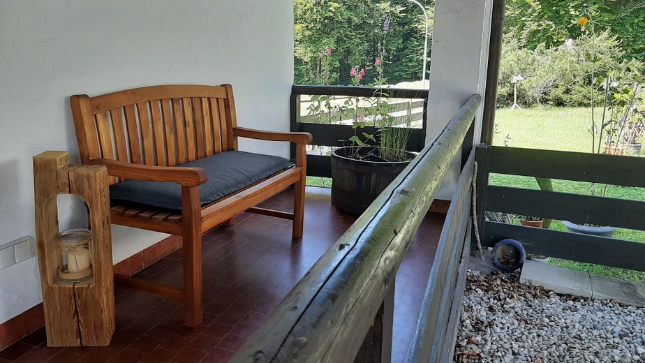 Moderno, pregiato e tranquillo appartamento di 2 locali COMPLETAMENTE ATTREZZATO con ampio balcone esposto a sud a Murnau-Moosrain – Eingangsbereich