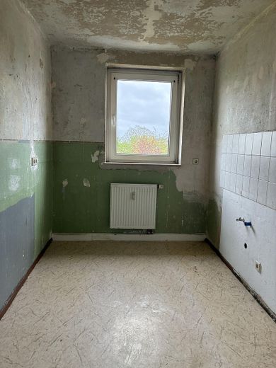 Küche mit Fliesenspiegel