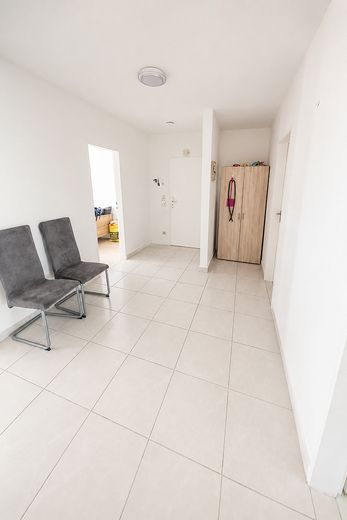 PROVISIONSFREI: Schöne 4 Zimmerwohnung mit Loggia in Mainz Bretzenheim zu verkaufen – Flur