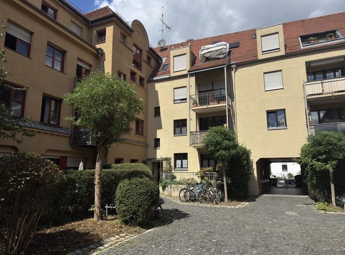 Frisch sanierte 3-ZKB Maisonette mit 2 Balkonen, Tiefgarage, Kamin in ruhiger Lage - Provisionsfrei – Foto 18