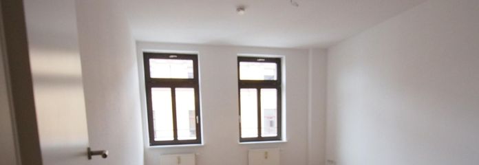Gut geschnittene 3-Raum-Wohnung mit Einbauküche in Halle-Südstadt – Zimmer 1