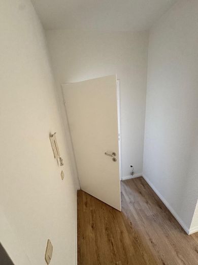 Zentral gelegene, helle 3-Raum Wohnung über 71,67 qm ab 01.08.2026 – Wohnungseingang