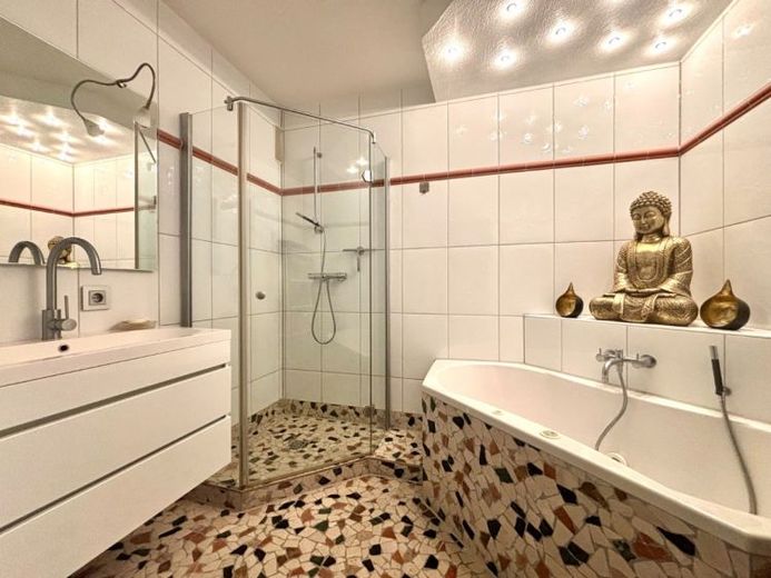 Wohnen mit Weitblick – Barrierefreie Eigentumswohnung im ikonischen Orplid-Wohnhaus – फोटो 1