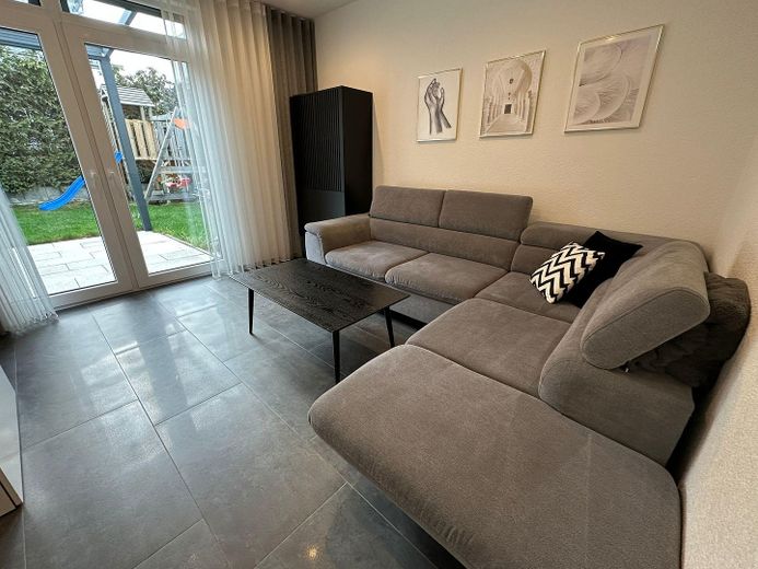 Mieten neuwertiges Haus in Nürtingen ab Dezember-26 oder Januar-27 – Gastzimmer/Kinderzimmer