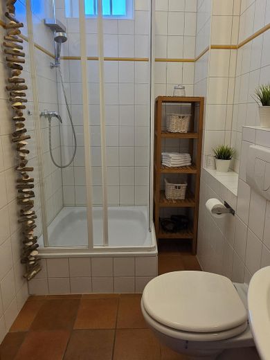 Sonnige Wohnung Kühlungsborn – Badezimmer