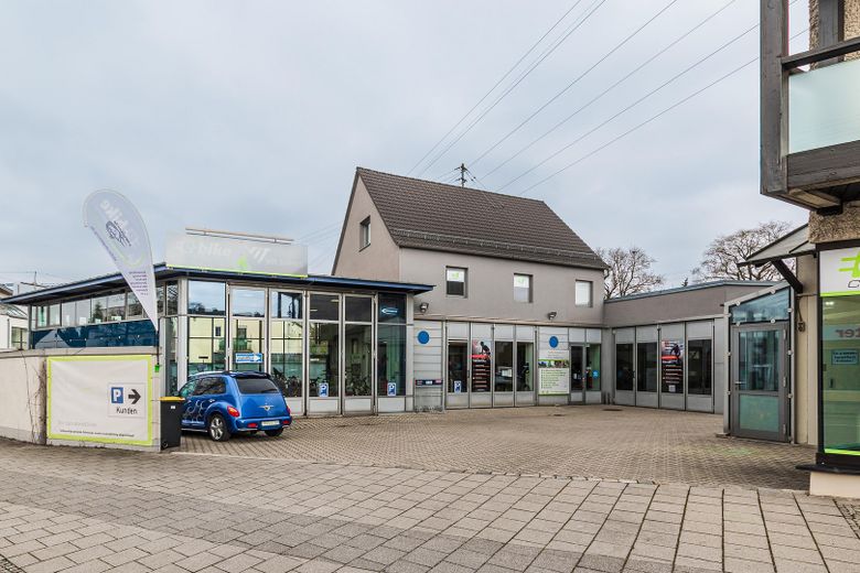 Representatieve bedrijfslocatie met showroom, productie, werkplaats en opslaghal te huur – Außenansicht