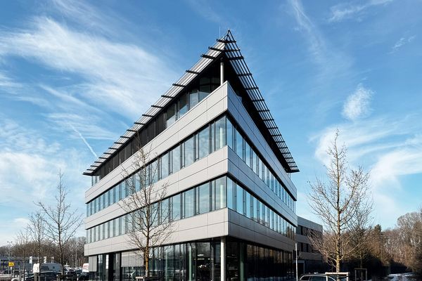 Moderne Büro- und Praxisflächen nähe Audi-Sportpark (Erstbezug)