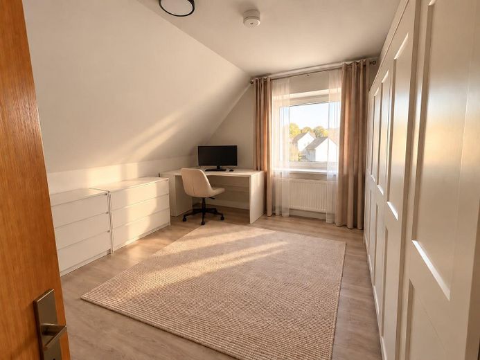 Seltene Gelegenheit in Holtorf: Großzügiges Zweifamilienhaus mit Terrasse und Garage – Kinderzimmer Dachgeschoß
