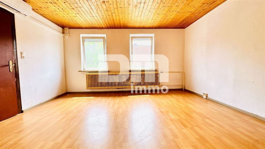 Gepflegtes Ein- bis Zweifamilienhaus mit Ladeneinheit in Dassel-Hilwartshausen – 1.OG Schlafzimmer