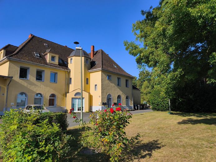8,96 % वर्तमान प्रतिफल | 8 आवासीय इकाइयाँ एवं 14 पार्किंग स्थान | 675 m² | एगेस्टॉर्फ़ स्टेशन | बिना कमीशन – फोटो 6