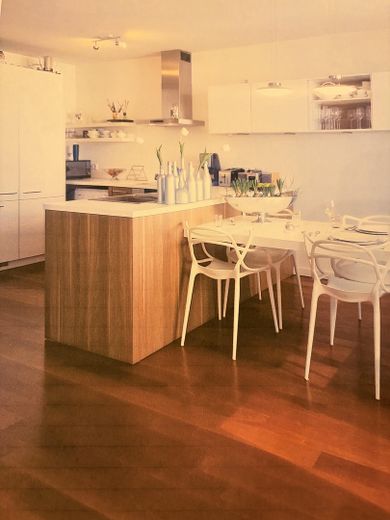 Exklusive, modernisierte und möblierte 2,5-Zimmer DG-Wohnung und Tiefgarage. – Foto 14