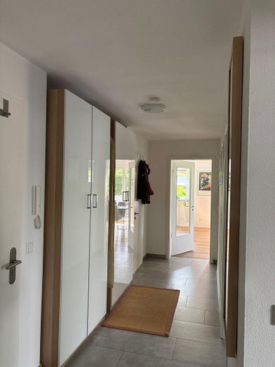 Moderne 3-Zimmer-Wohnung mit großer Terrassse und Garten – Foto 7