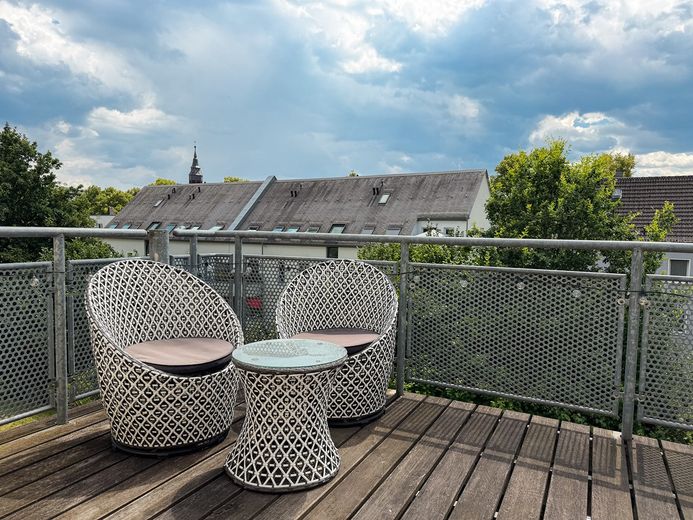 Moderne 3-Zimmer Eigentumswohnung mit Einbauküche & großem Balkon – Foto 1