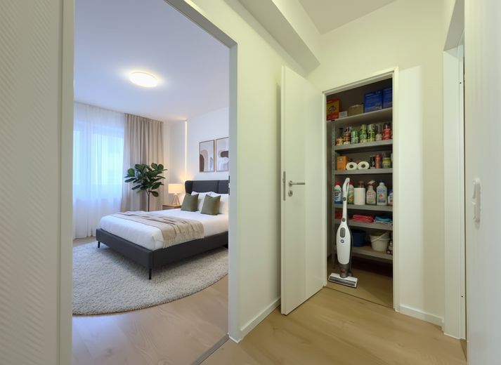 Flur / Abstellk. (KI möbliert)