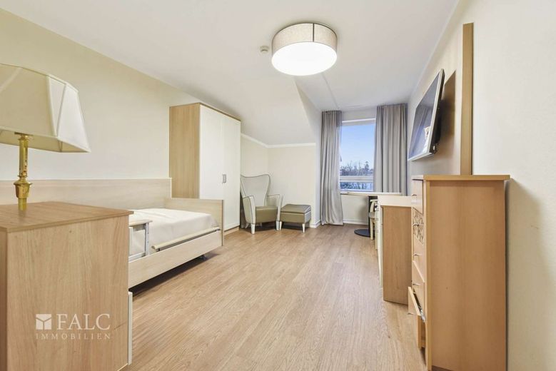 Attraktive Kapitalanlage: 1‑Zimmer‑Pflegeappartement im Senioren‑Wohn‑ und Pflegeheim – Freundliches Zimmer