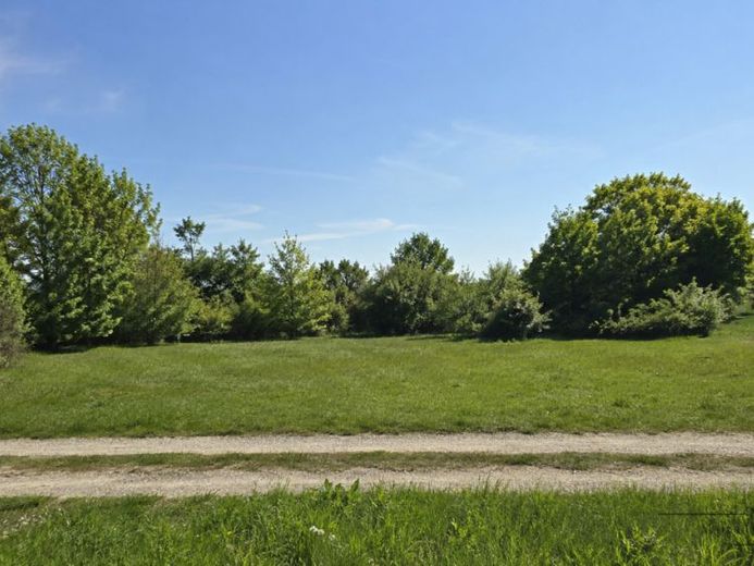 Seltene Grundstücksgelegenheit in naturnaher Lage – ca. 985 m² mit Entwicklungspotenzial – Foto 1