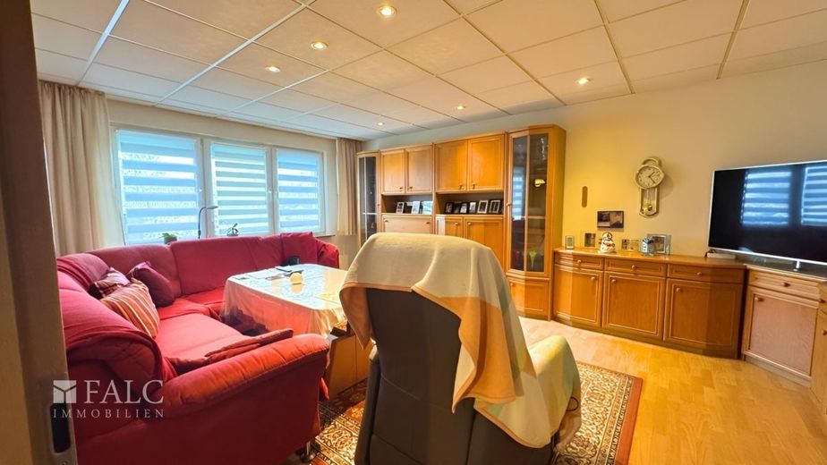 ***Viel Platz für Ihre Wohnideen - Doppelhaushälfte mit Wintergarten und großem Grundstück*** – Wohnzimmer
