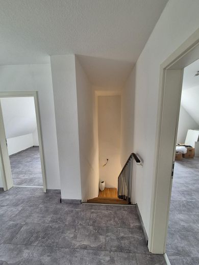 Schickes Einfamilienhaus in Jemgum, nähe Leer **Provisionsfrei** – Flur oben 2