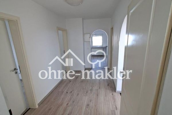 Renovierte 3-Zimmer-Dachgeschosswohnung mit Einbauküche in Erlensee – ab sofort verfügbar