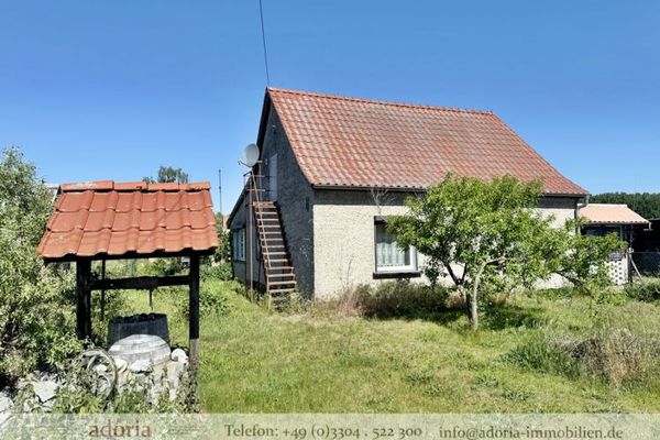 * RISERVATO * Casa residenziale da ristrutturare * diversi edifici accessori * zona esterna * posizione tranquilla