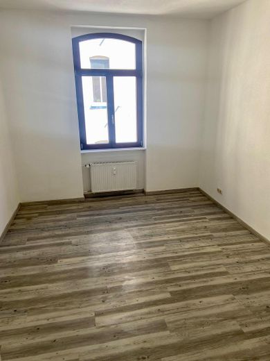2-Zimmer-Wohnung Nähe Zollhafen / Rhein – Wohnzimmer