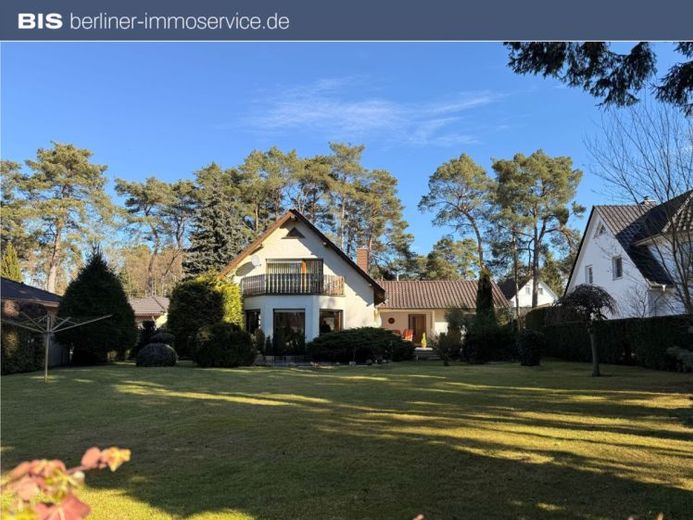 Casa unifamiliare con accesso al lago, camino e ampio terreno a Kagel (Grünheide) – Foto 1